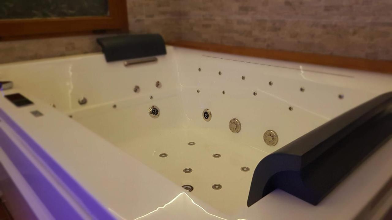 Villa Camilla - Tiny - Exclusive Pool Лукка Экстерьер фото